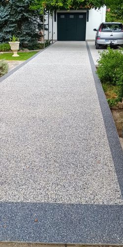 Allée de garage en moquette de marbre